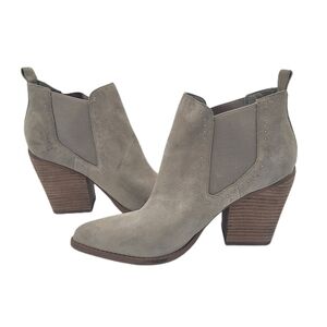 Marc fisher  Taupe / Gray nwots Suede bootie size 9